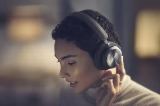Bang & Olufsen Beoplay HX: Lux, Sunet Impecabil și Confort Suprem
