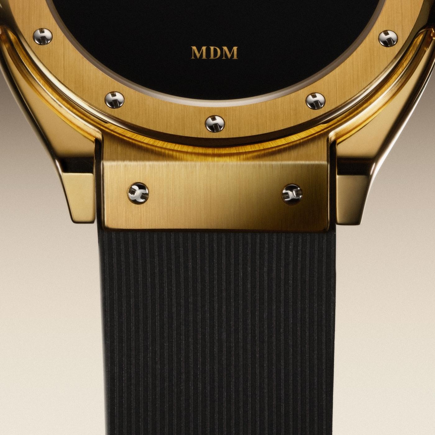 CF Tributo Yellow Gold Close Up Square 2 2 CF-Tributo-Yellow-Gold-Close-Up-Square-2